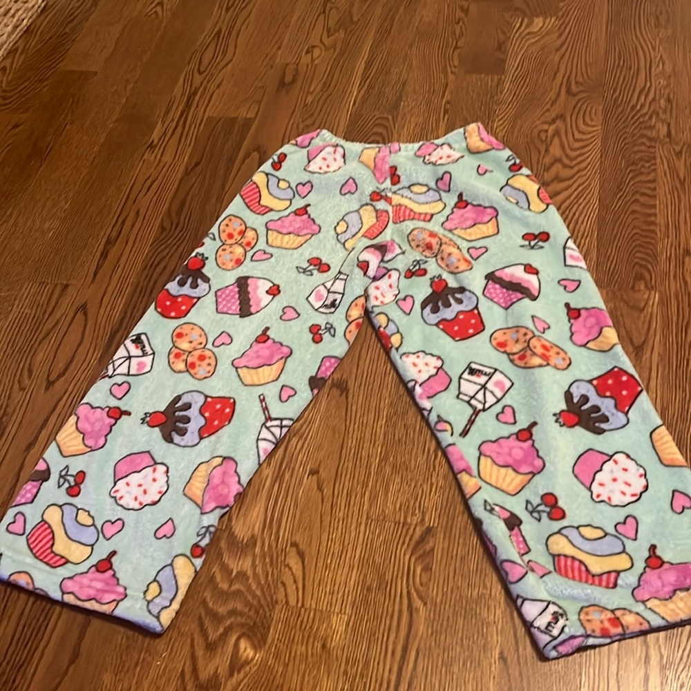 light blue fuzzy pajama pants. good condition. cozy. kids size S